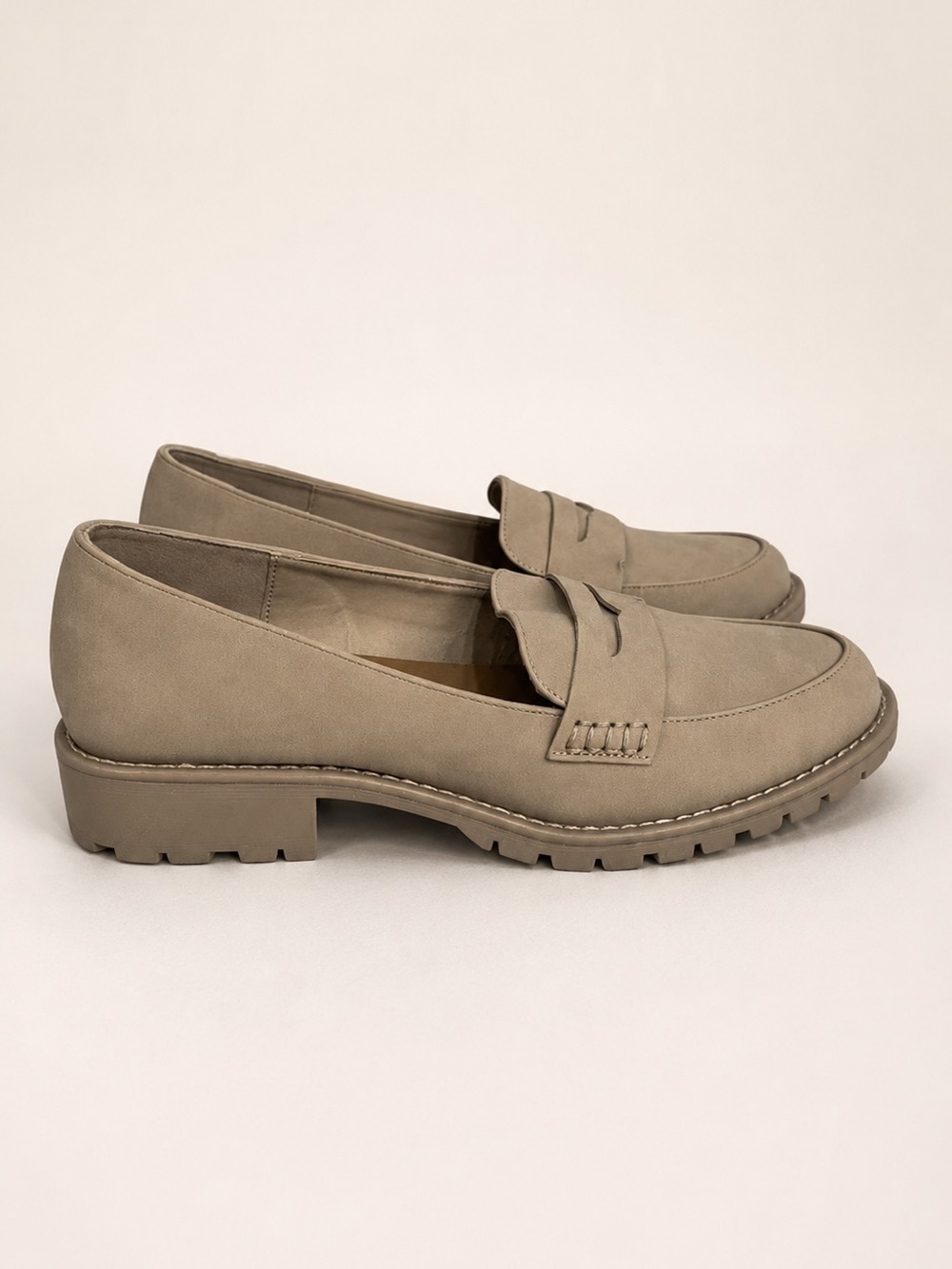 DV by Dolce Vita Ladies' Lug Loafer Size 9 NEW # box A54